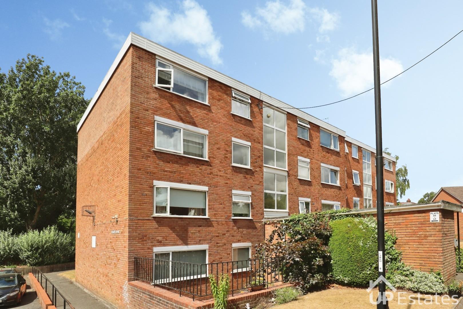Flat Bankside Close in Coventry