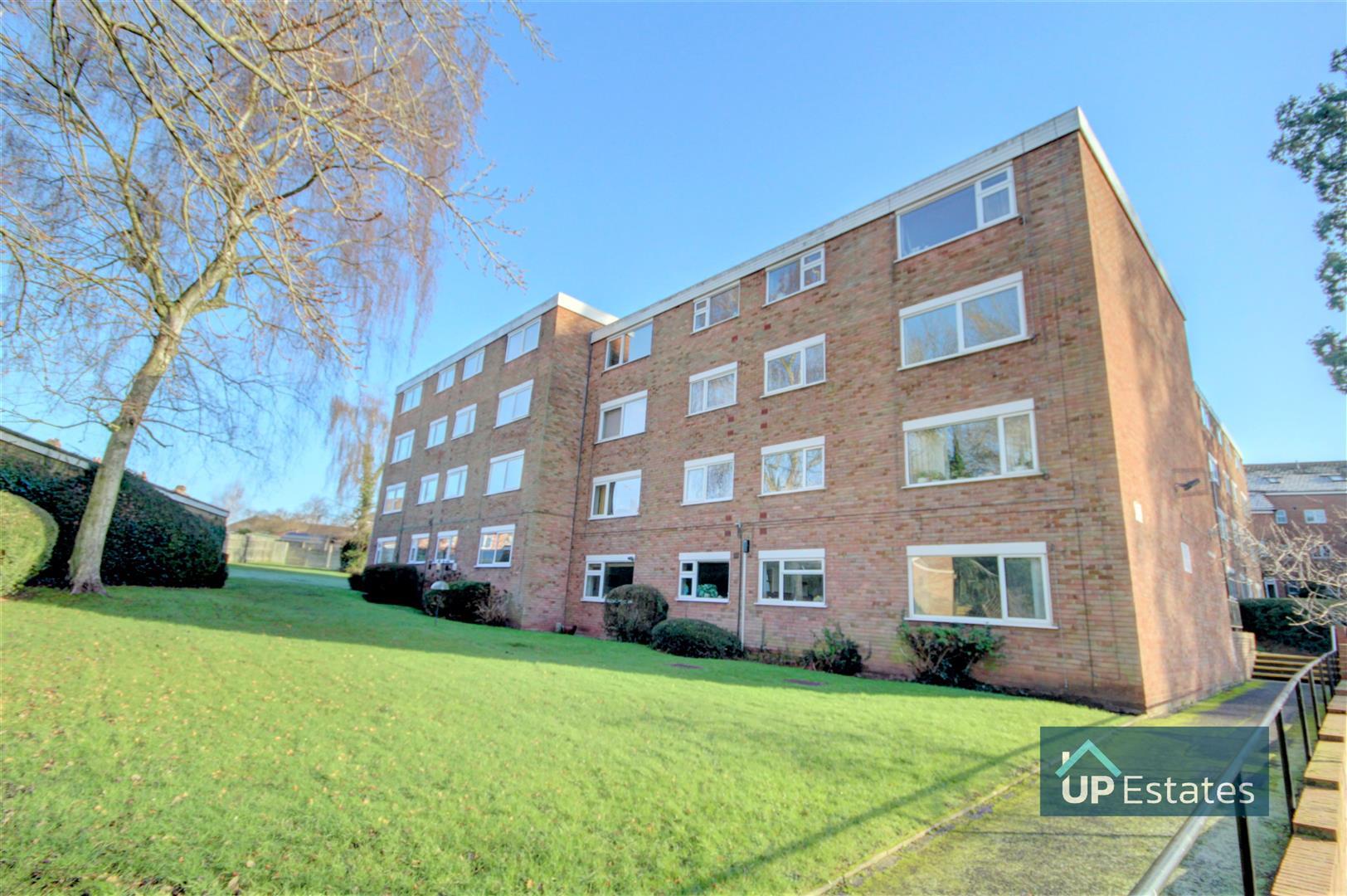 Flat Bankside Close in Coventry