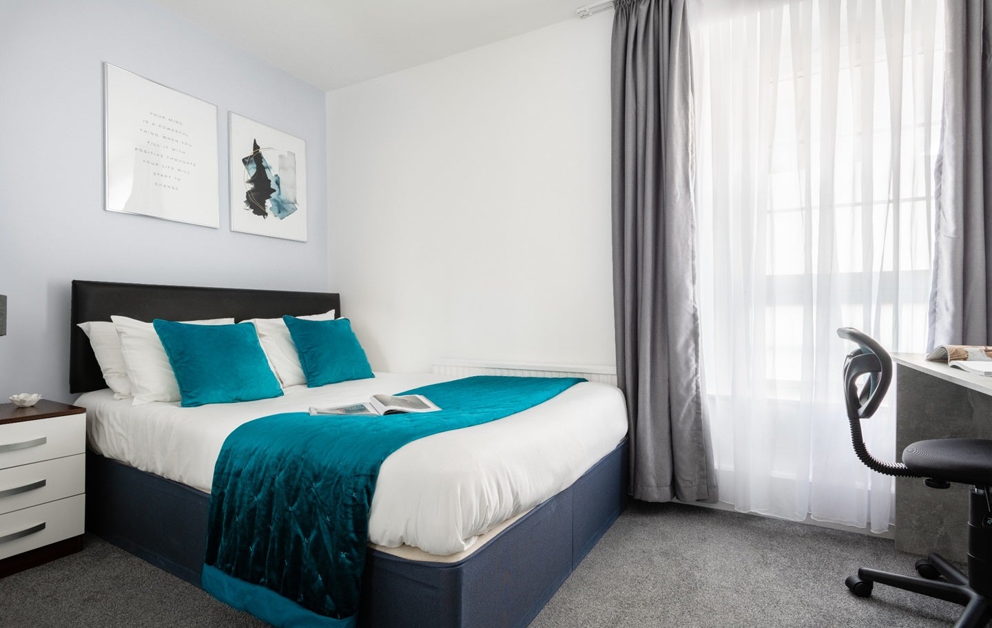 Room Copenhagen Street in Greater London