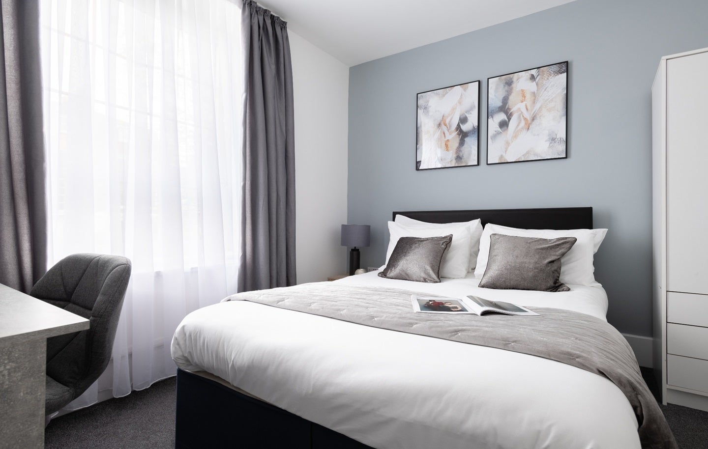 Room Copenhagen Street in Greater London