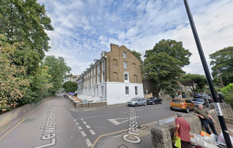 Flat Granville Grove in Greater London
