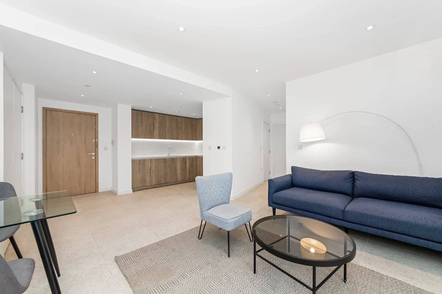 Flat Cendal Crescent in Greater London