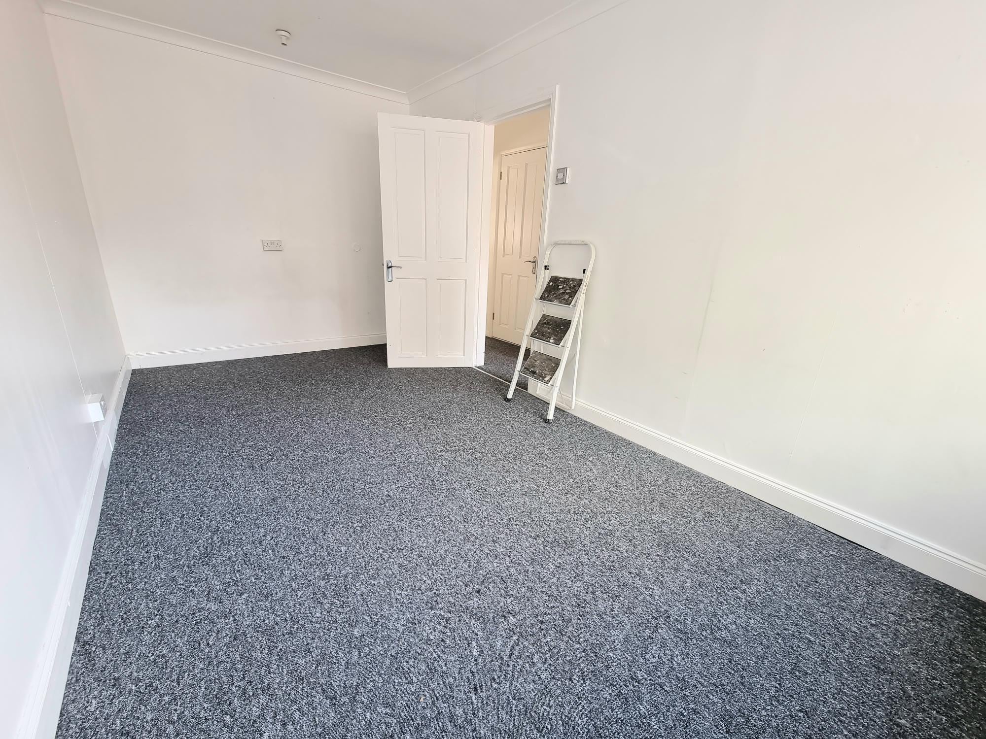 House Rookwood Close in Grays