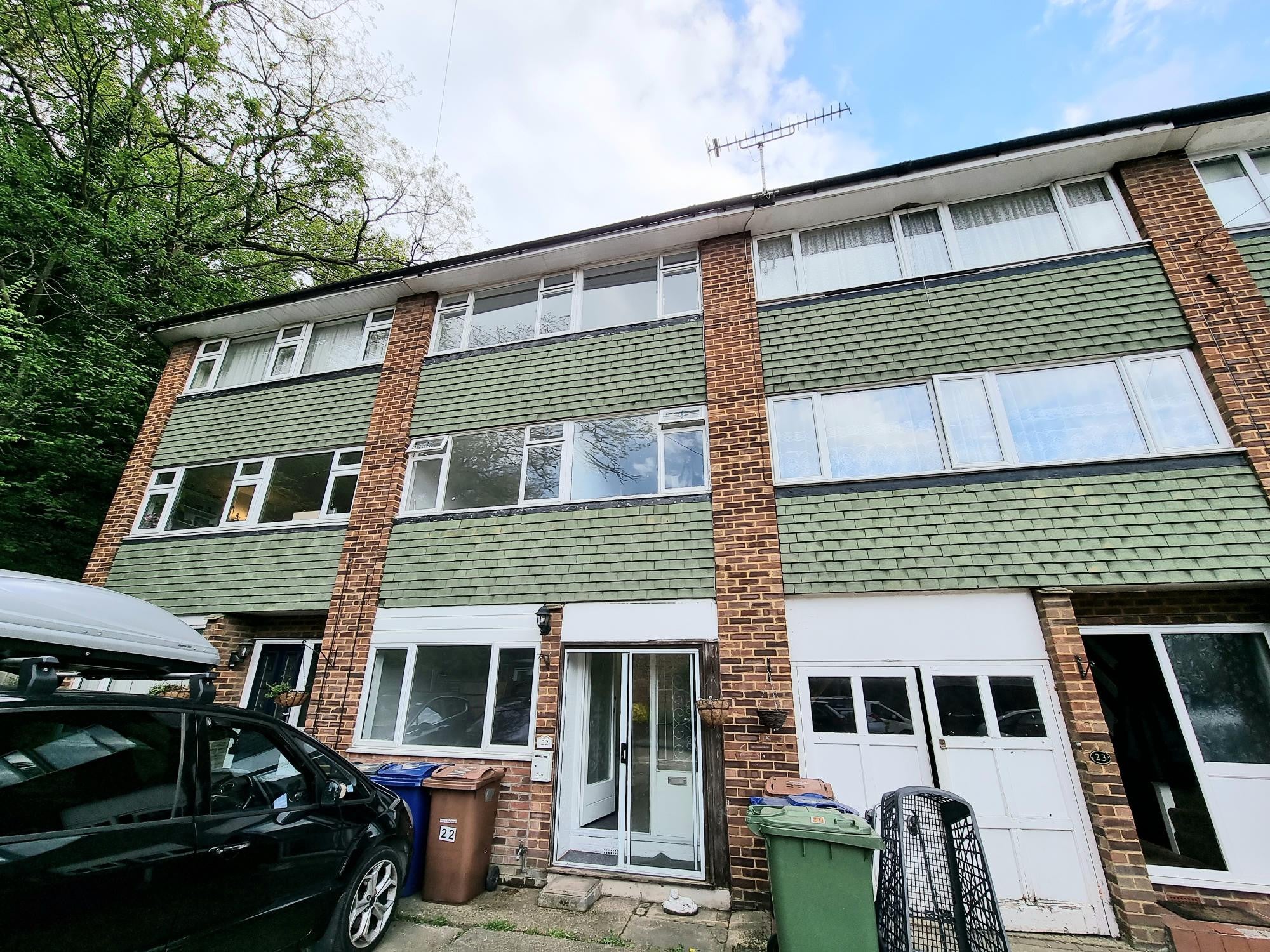 House Rookwood Close in Grays