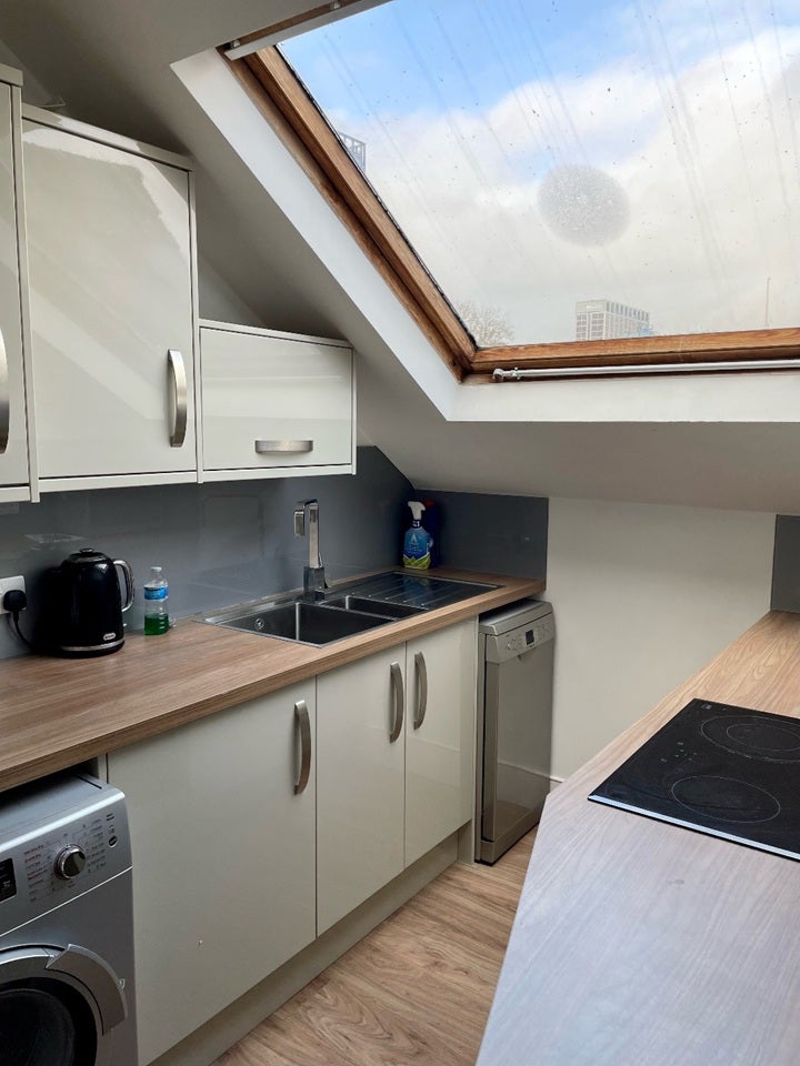 Flat Woodstock Road in Greater London