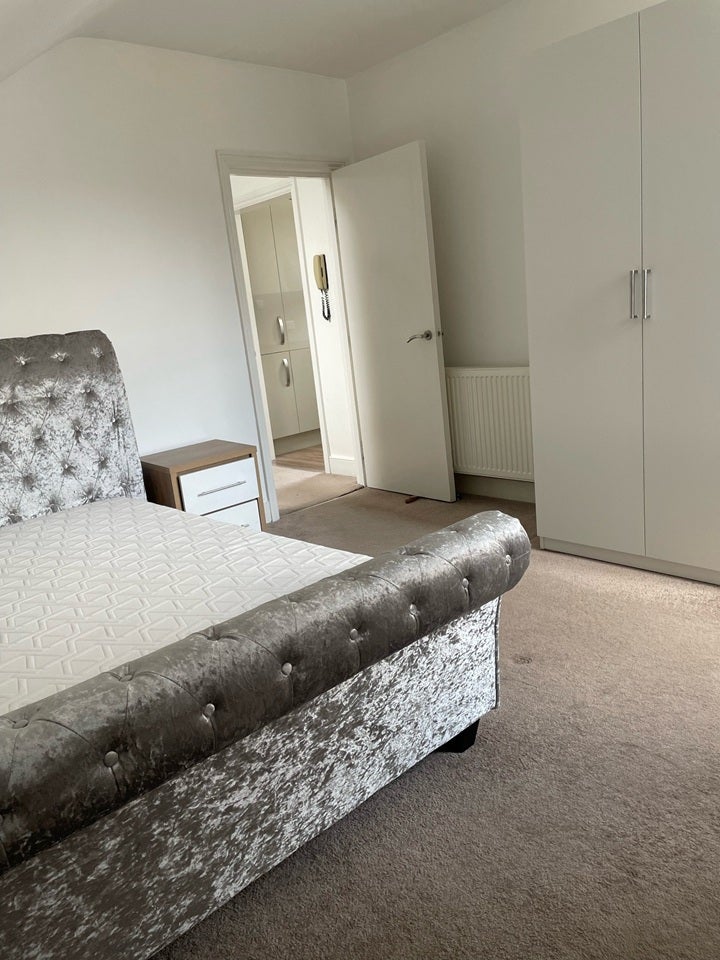 Flat Woodstock Road in Greater London