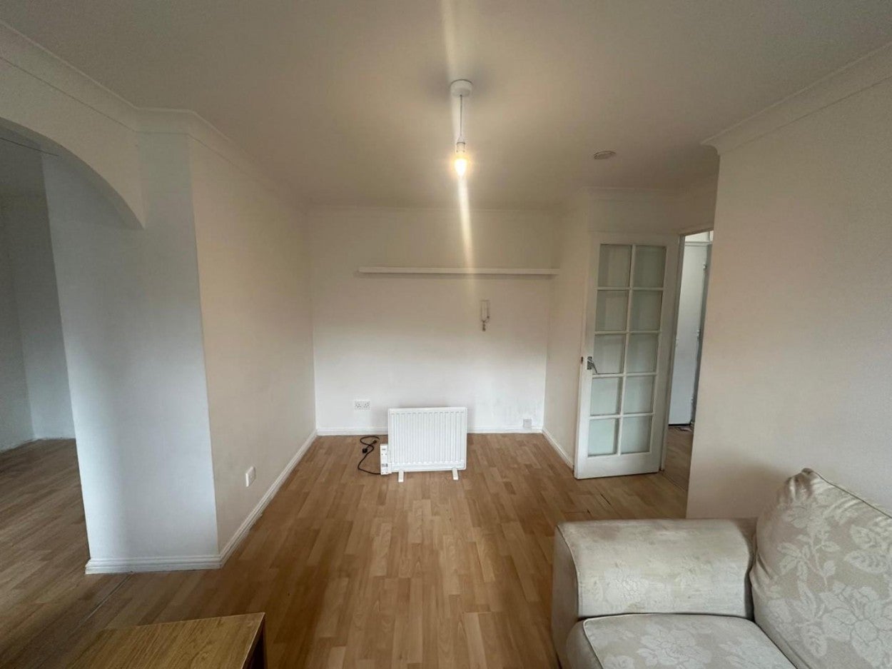 Flat Dehavilland Close in Greater London