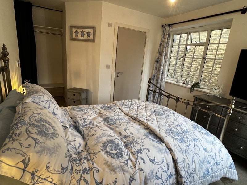 Room Balham New Road in Greater London