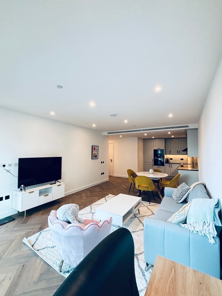 Flat Pennington Quay Walk in Greater London