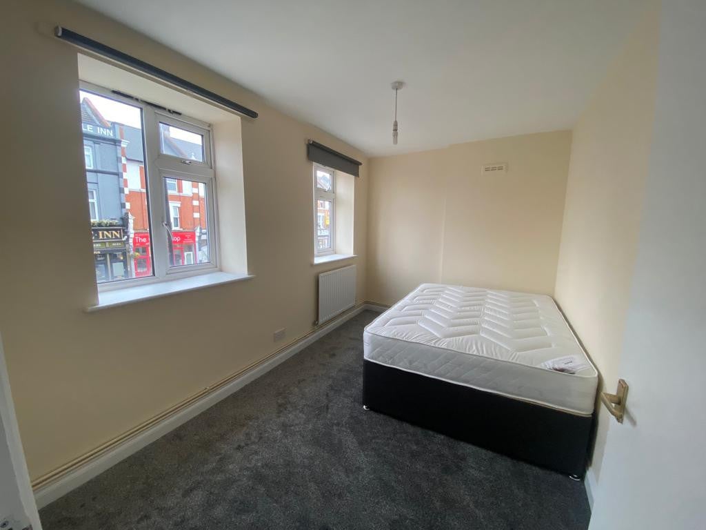 Flat Mitcham Road in Greater London