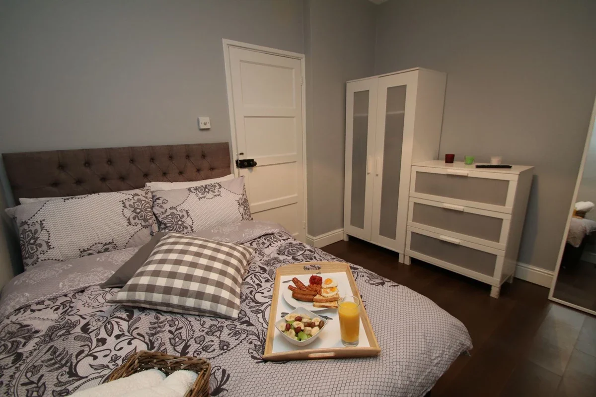 Room Gibraltar Walk in Greater London