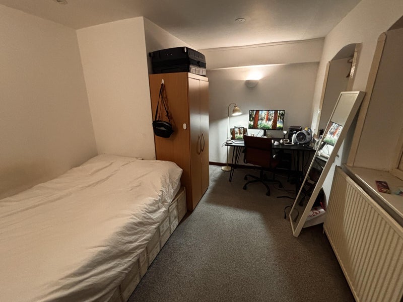 Room Worship Street in Greater London