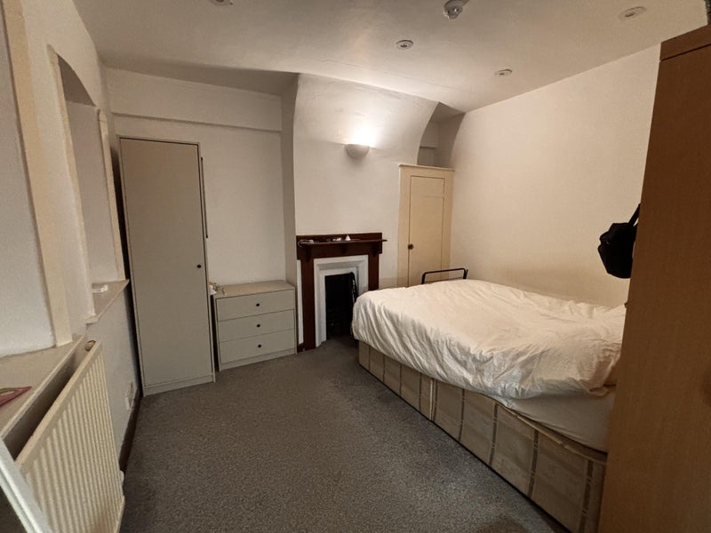 Room Worship Street in Greater London