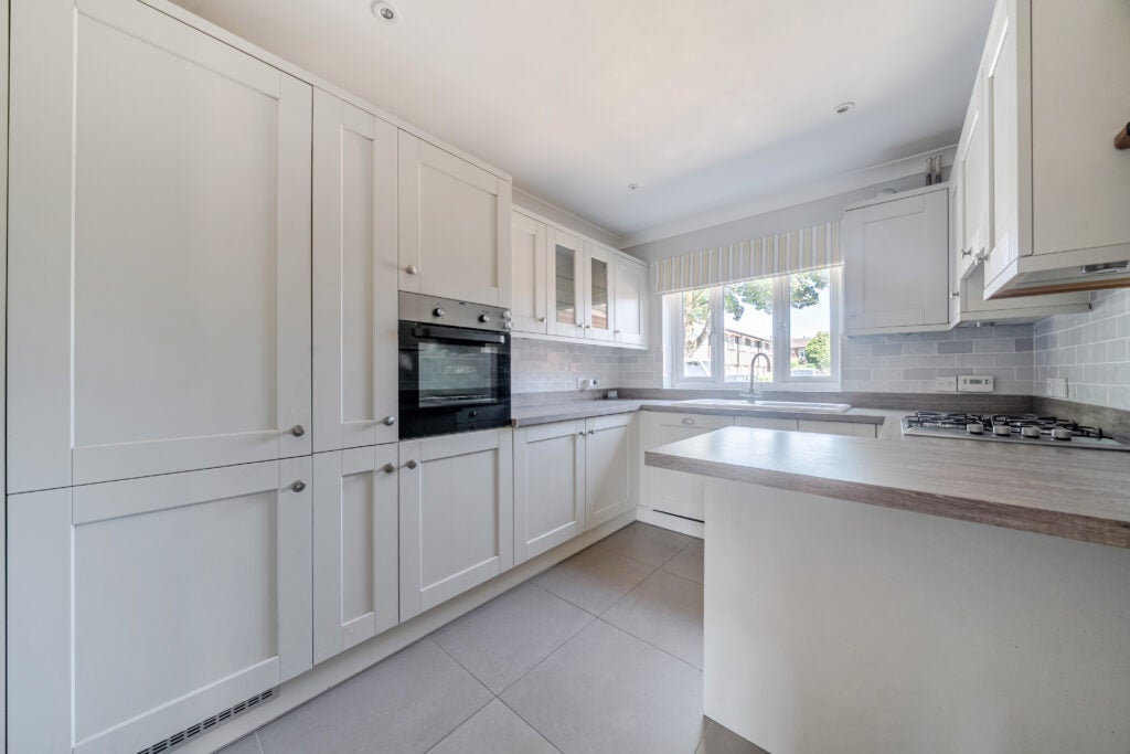 Flat Glen Close in Haslemere