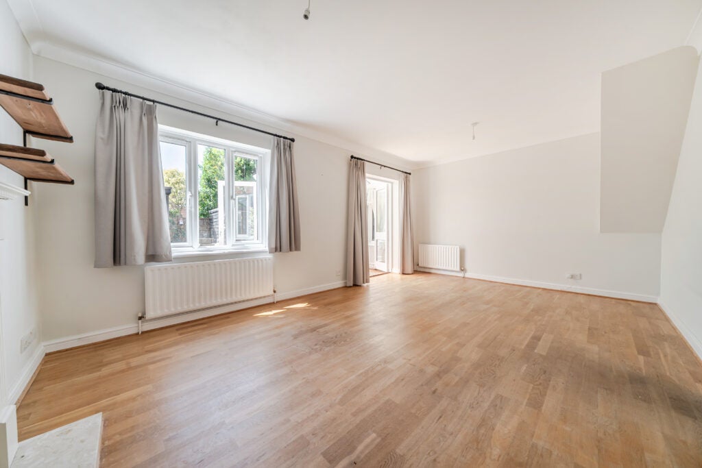 Flat Glen Close in Haslemere