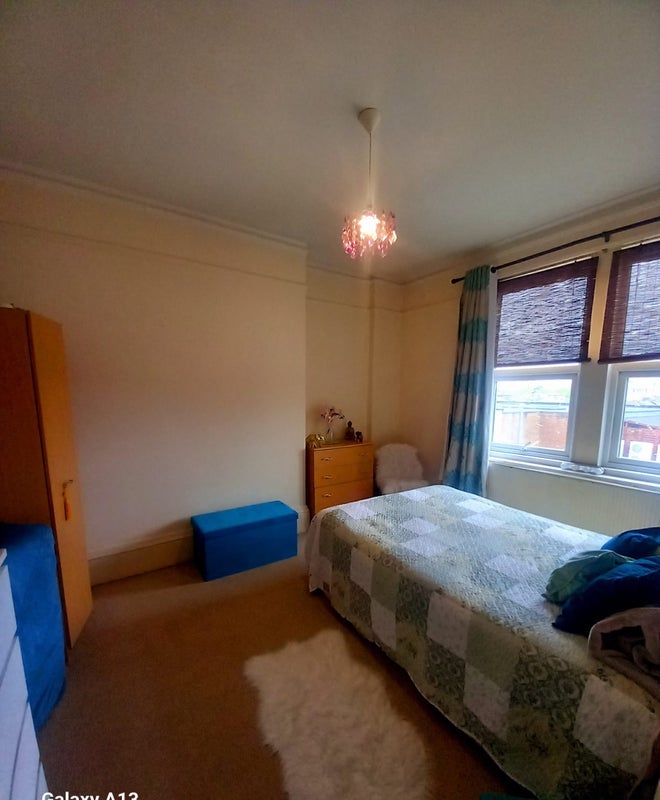 Room Holloway Road in Greater London