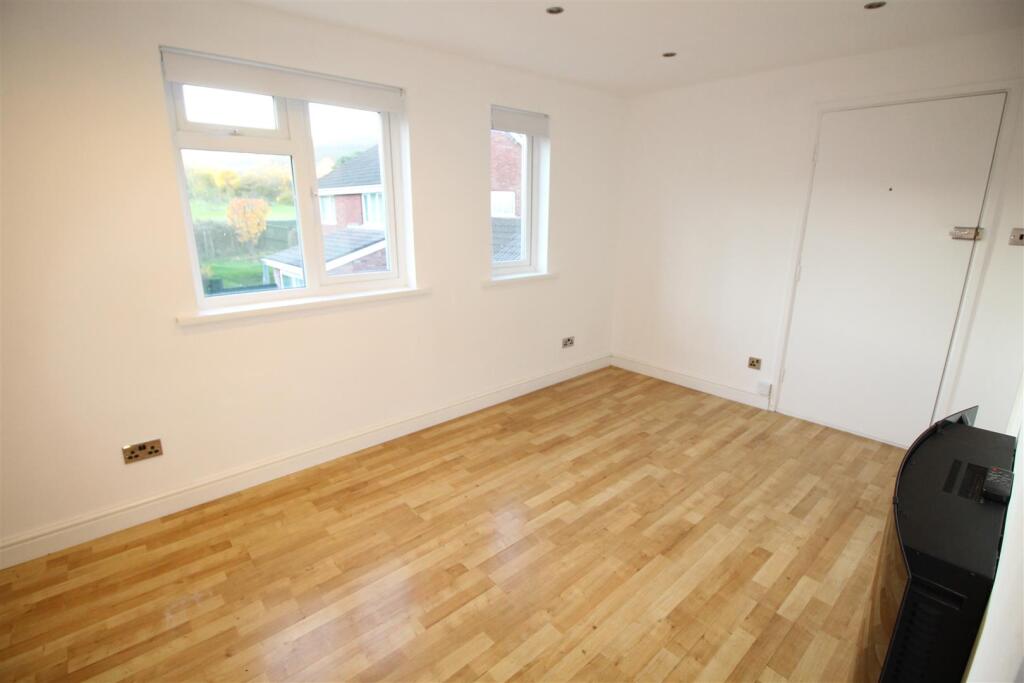 Flat Pentre Close in Cwmbrân