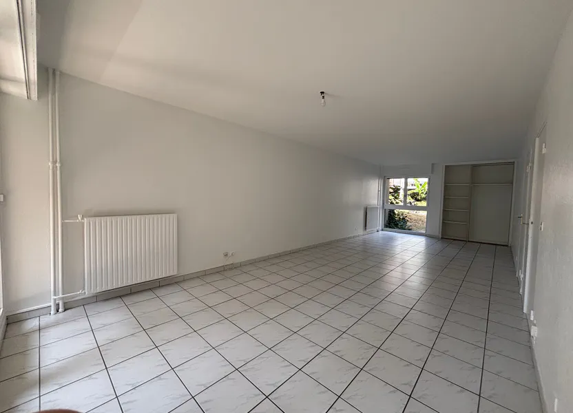 Flat Avenue de Saintonge in Les Ulis