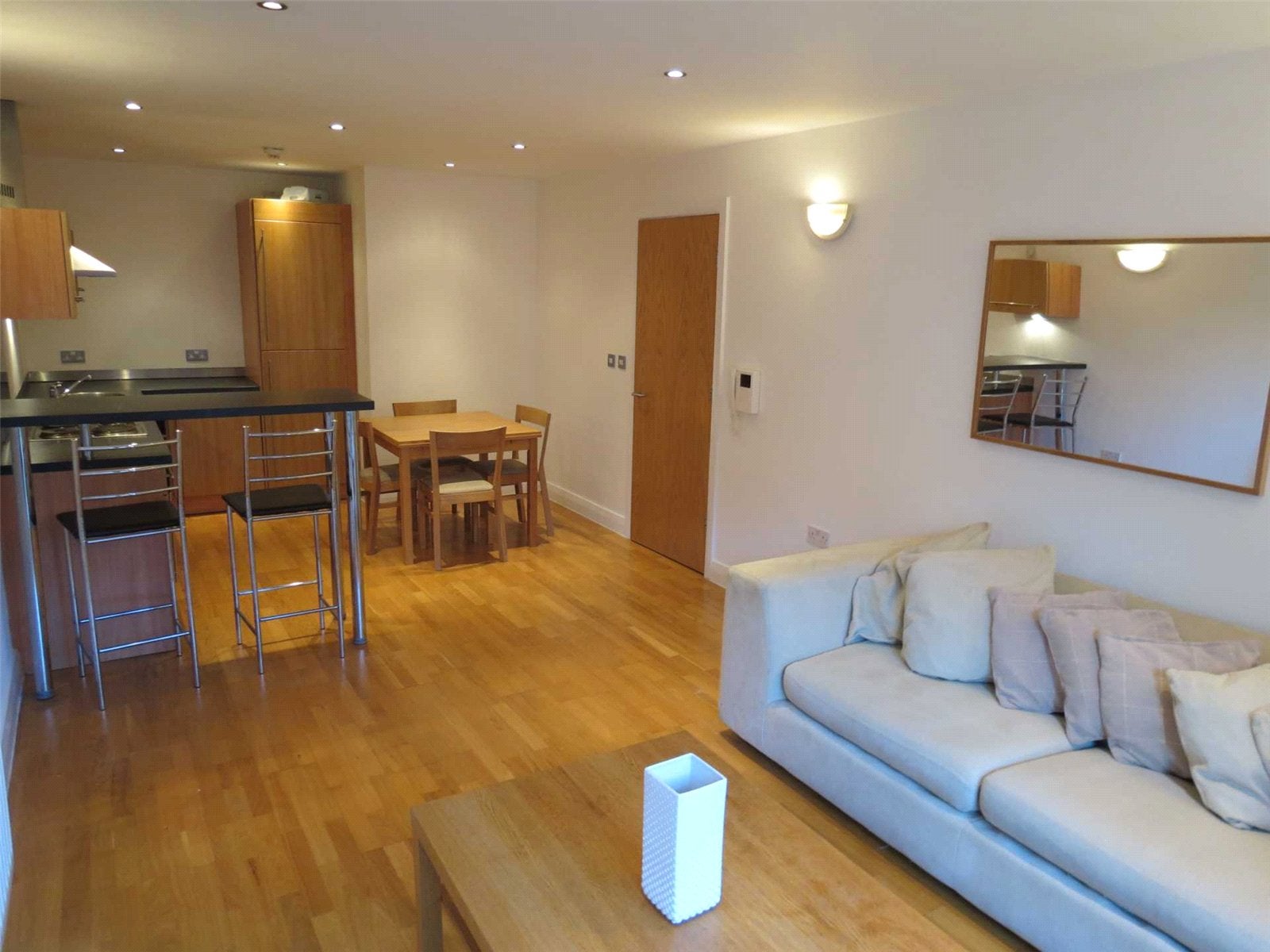 Flat Ellesmere Street in Manchester