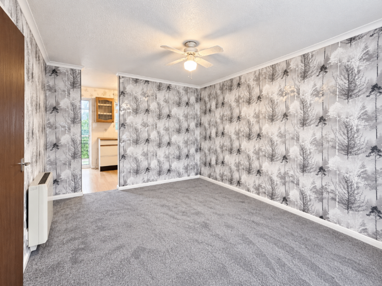 House Headingley Close in Greater London