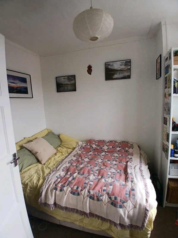 Room Benthal Road in Greater London