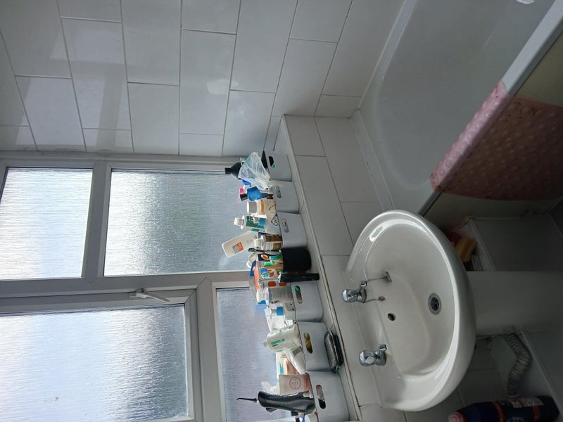 Room Benthal Road in Greater London