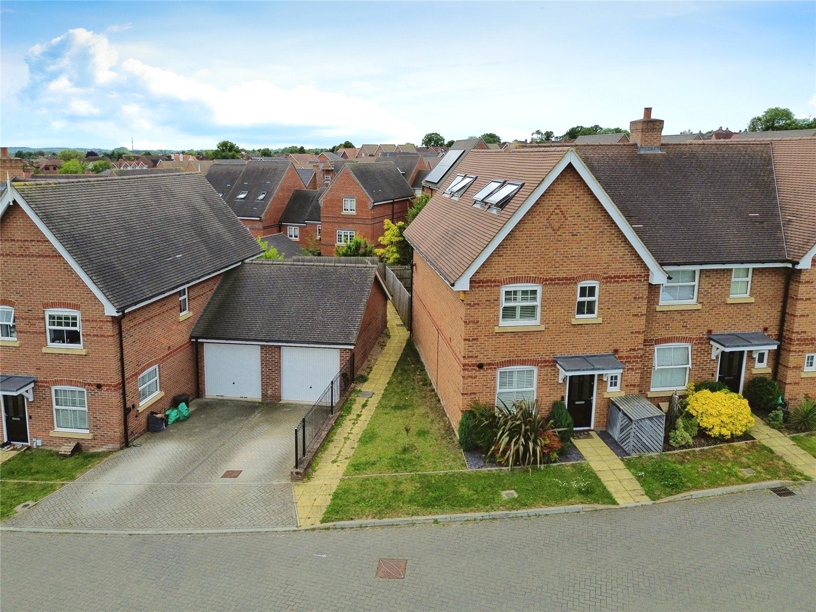 House Whitethorn in Shinfield