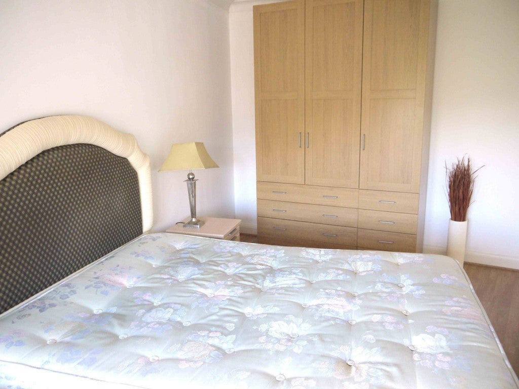 Room Prothero Gardens in Greater London