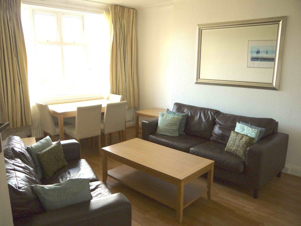 Room Prothero Gardens in Greater London
