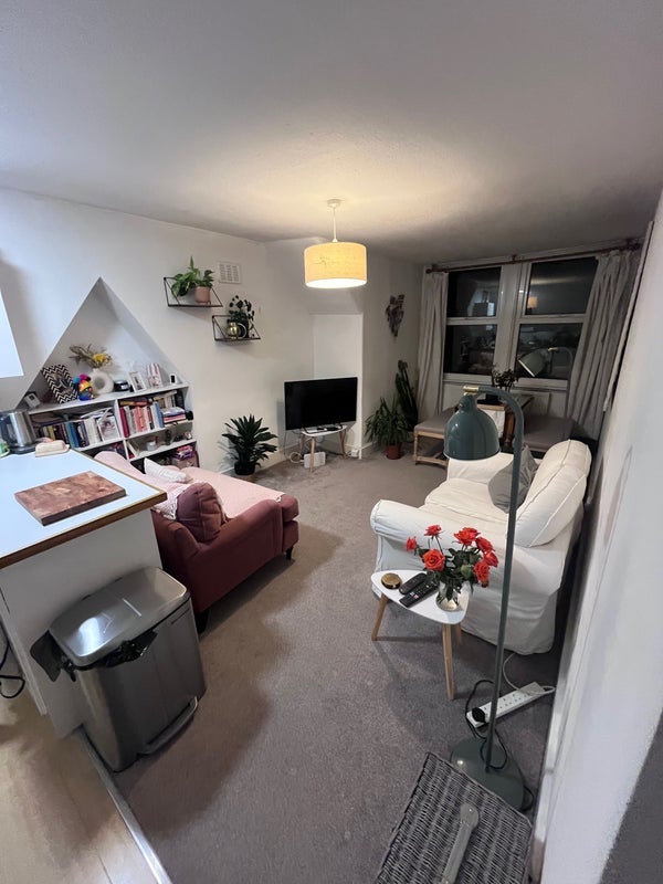 Room Kestrel Avenue in Greater London