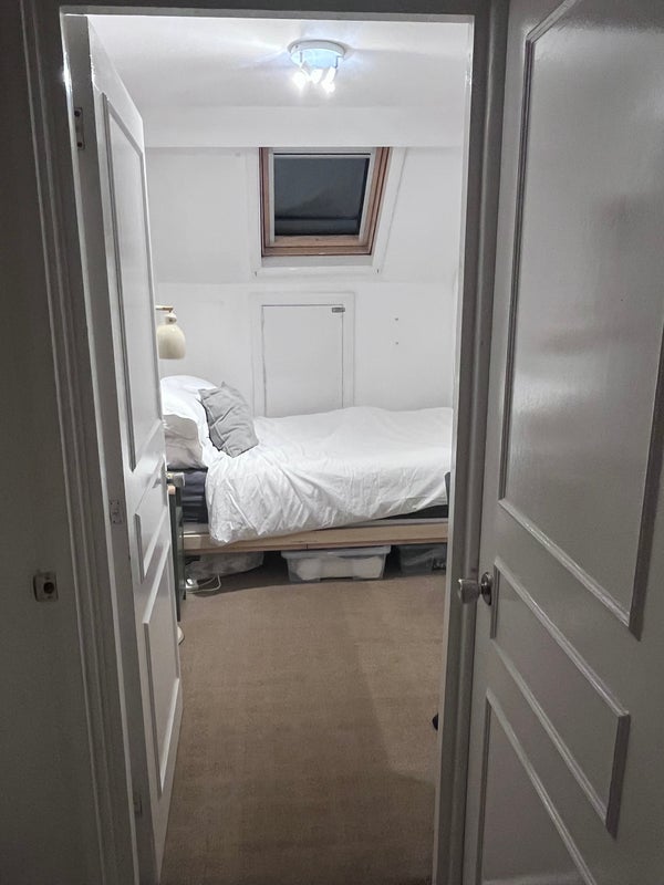 Room Kestrel Avenue in Greater London