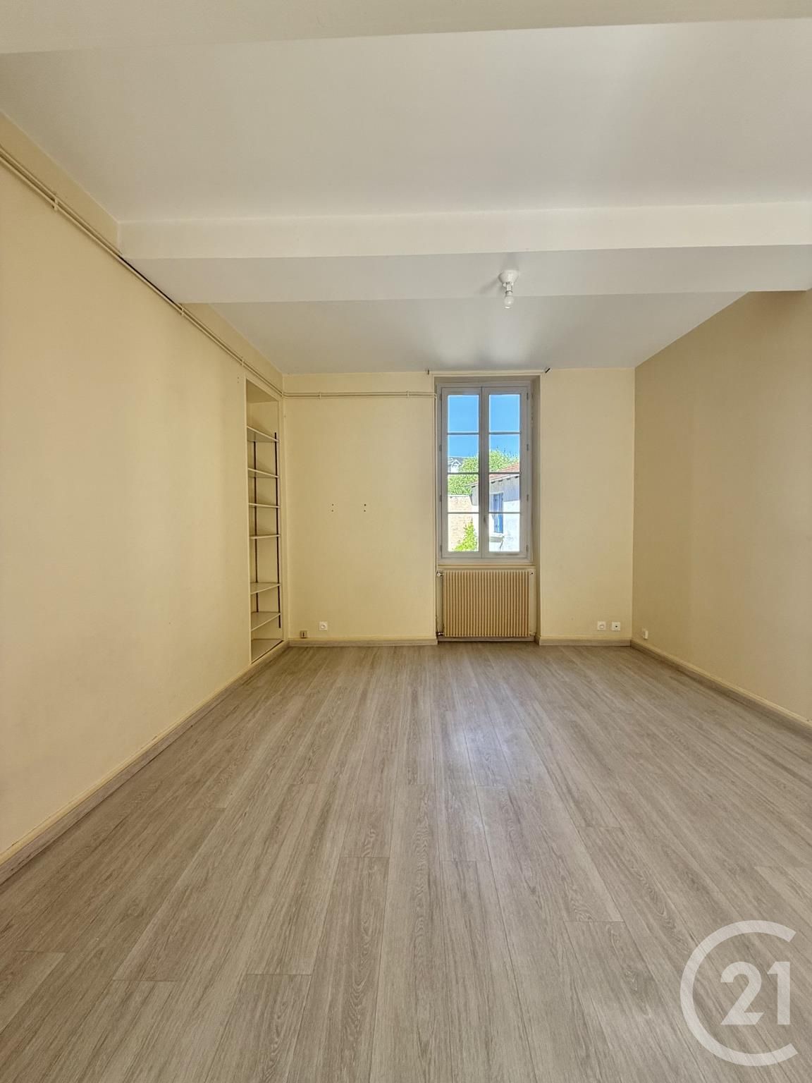 Flat Cours Jean Jaurès in Moulins