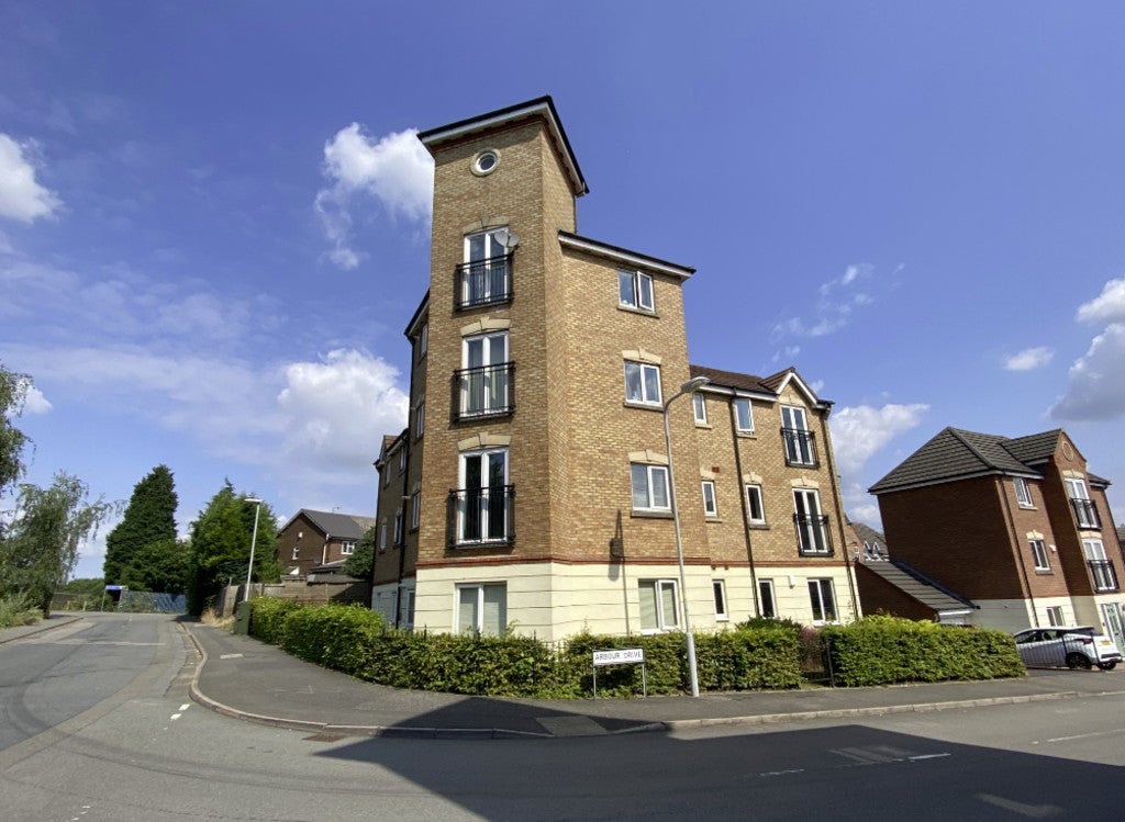 Flat Penn Road in Wolverhampton