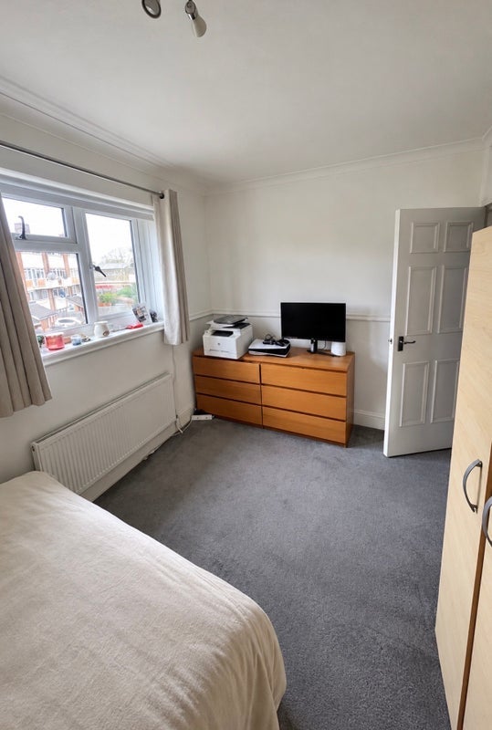 Room Ordnance Road in Greater London