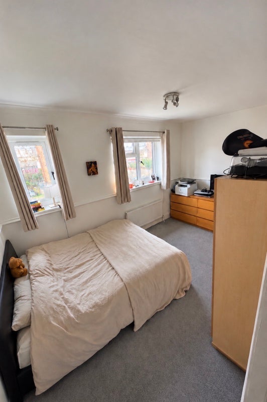 Room Ordnance Road in Greater London