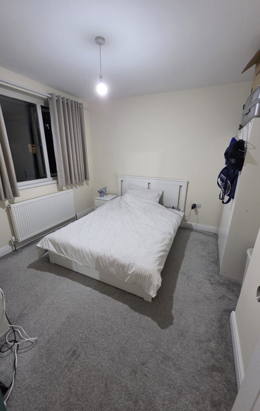 Room Susannah Street in Greater London