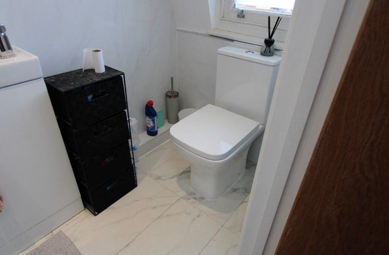 Flat Kennington Road in Greater London