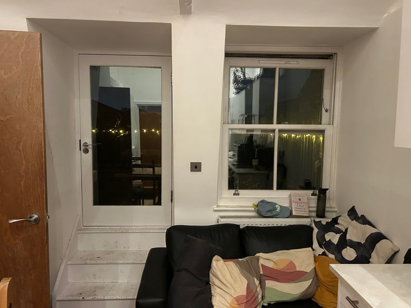 Flat Kennington Road in Greater London