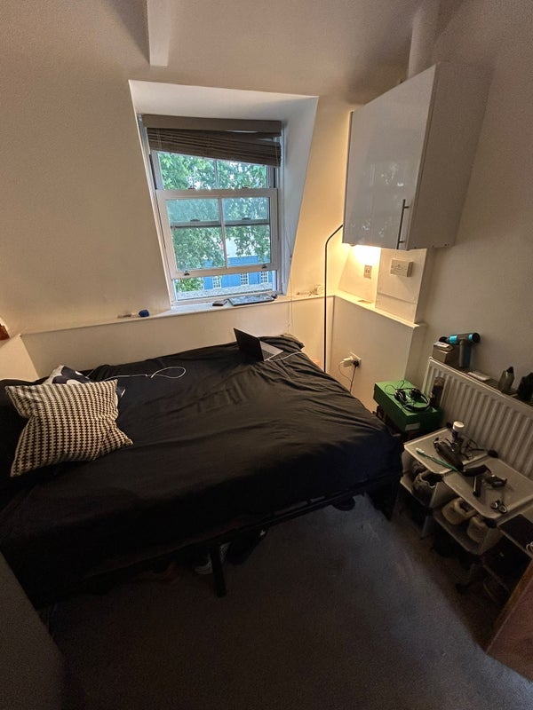 Flat Kennington Road in Greater London