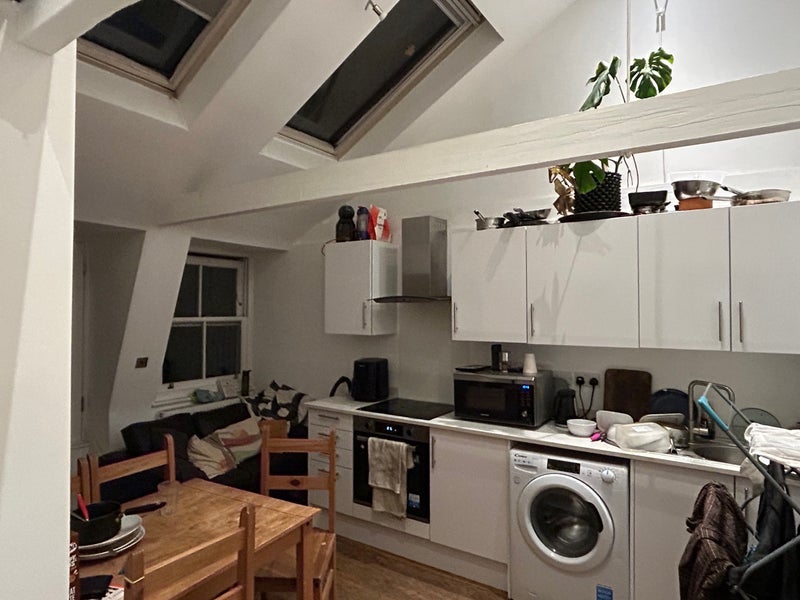 Flat Kennington Road in Greater London