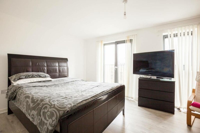 Room Crawshay Road in Greater London