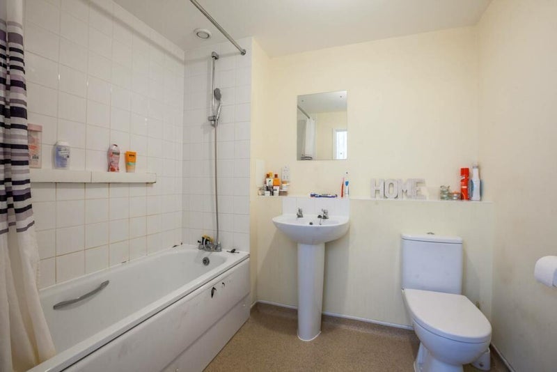Room Crawshay Road in Greater London