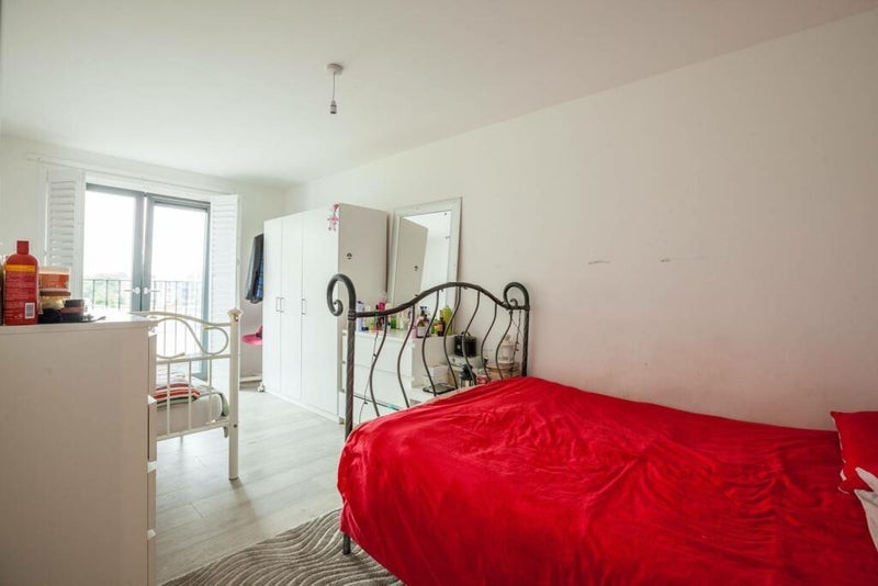 Room Crawshay Road in Greater London