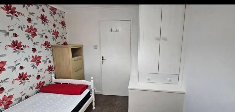 Room Wellhouse Road in Maidenhead