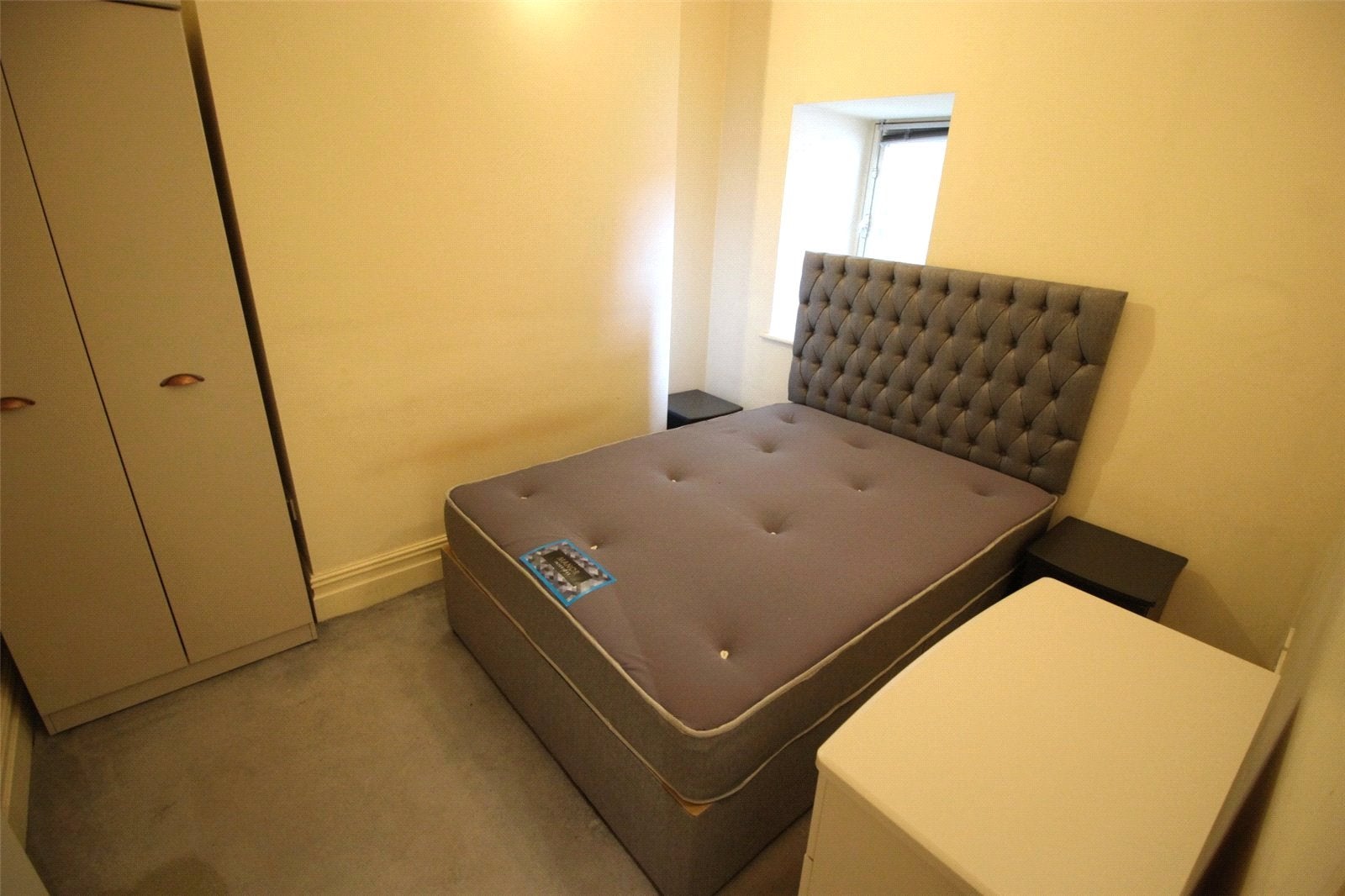 Flat Wilton Place in Salford