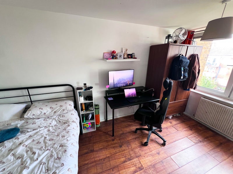 Room Garnies Close in Greater London