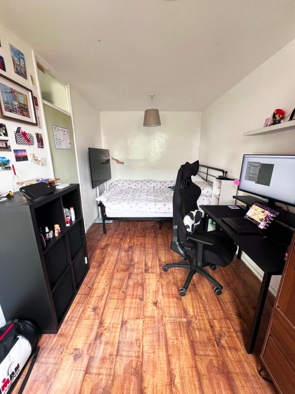 Room Garnies Close in Greater London
