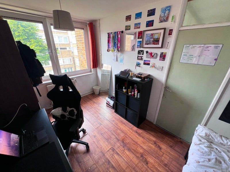 Room Garnies Close in Greater London