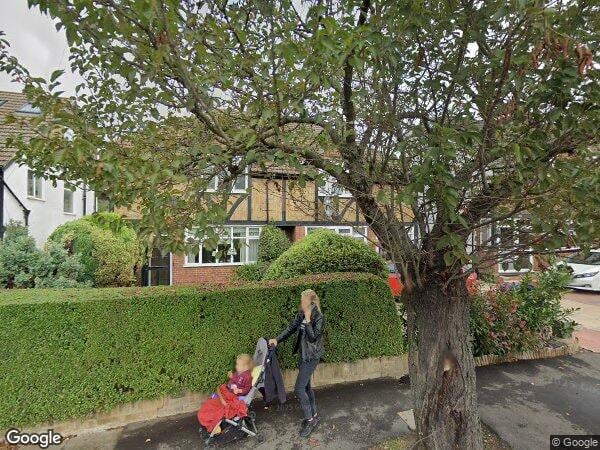 Flat Bennetts Avenue in Greater London
