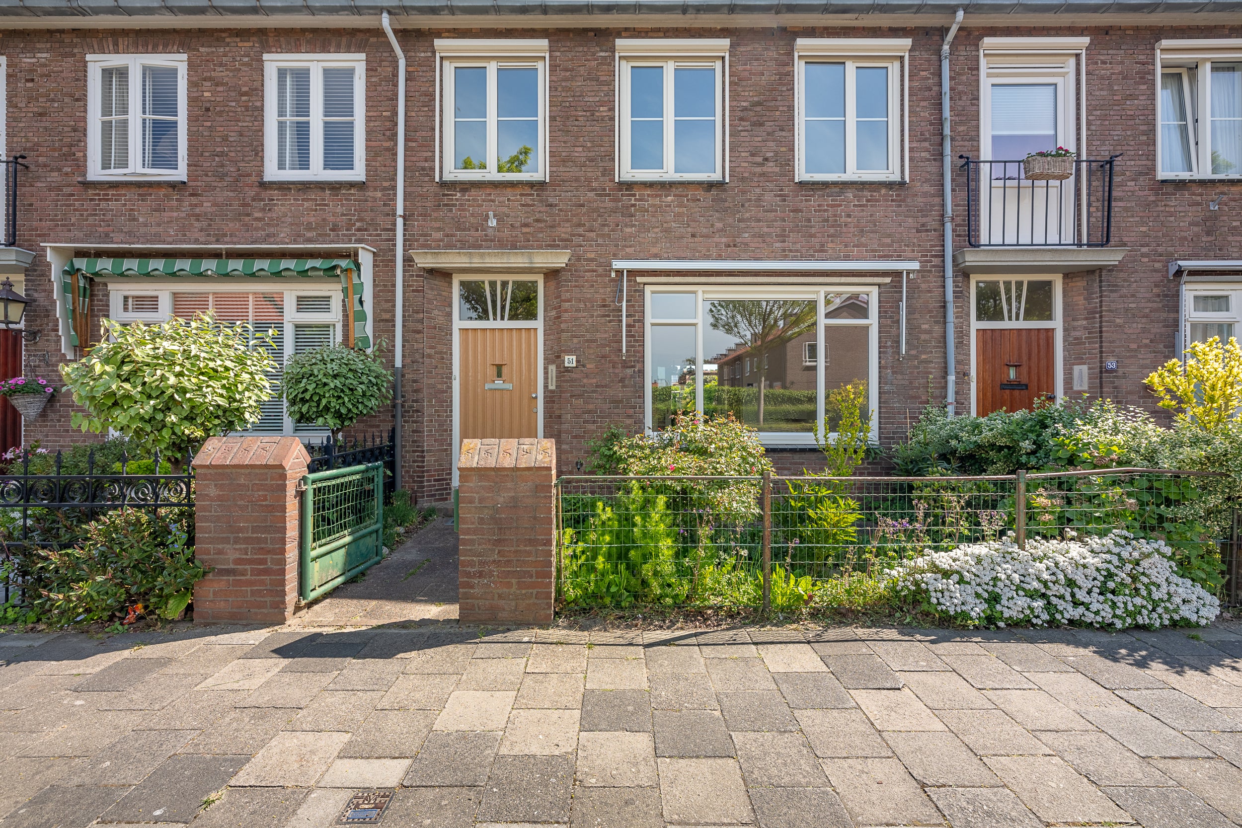 Tussenwoning te koop: De Ruyterstraat 51, Middelburg